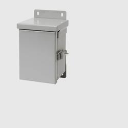 Caja de conexión Type 3R, cubierta abatible 6x6x4in, marca Hoffman.
